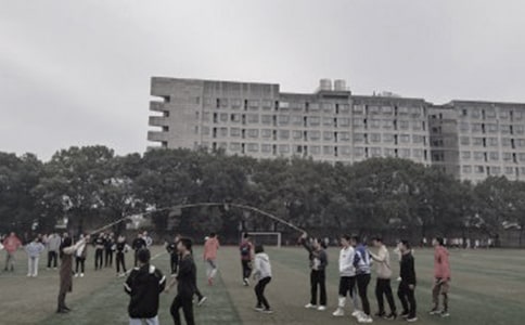 關(guān)于操場(chǎng)上教案模板八篇