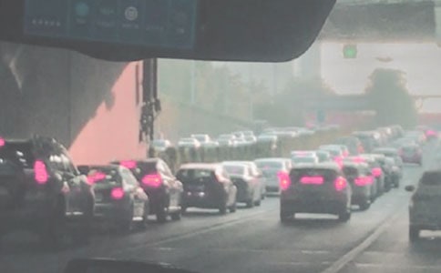 堵車時手動檔如何輕松跟車