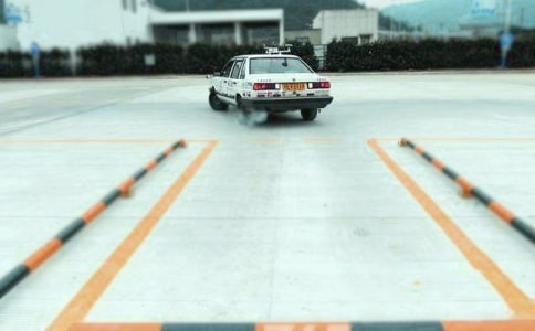 考駕照可以不通過駕校嗎