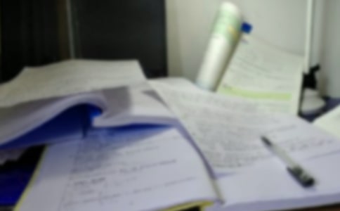 中班語言欣賞活動《耳朵上的綠星》說課稿